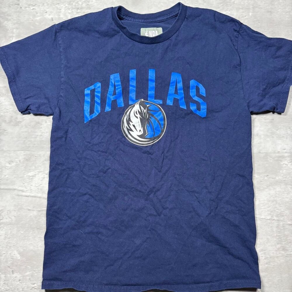 Nba Men's Navy and Blue T-shirt